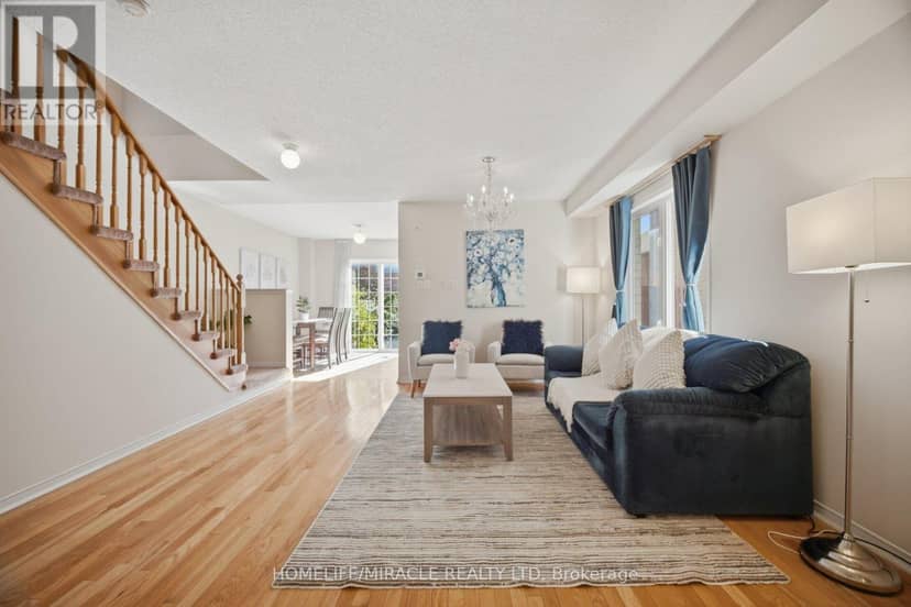 101 Crystalview Crescent — photo 9 of 40