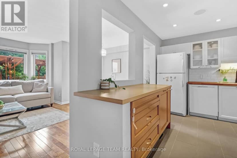 74 Milner Downs Crescent — photo 8 of 25
