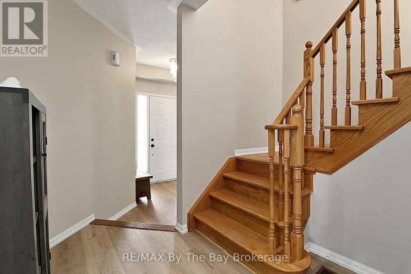 84 Wesley Avenue — photo 3 of 40