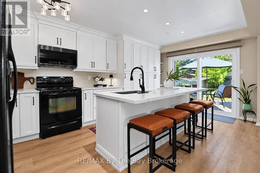 84 Wesley Avenue — photo 4 of 40