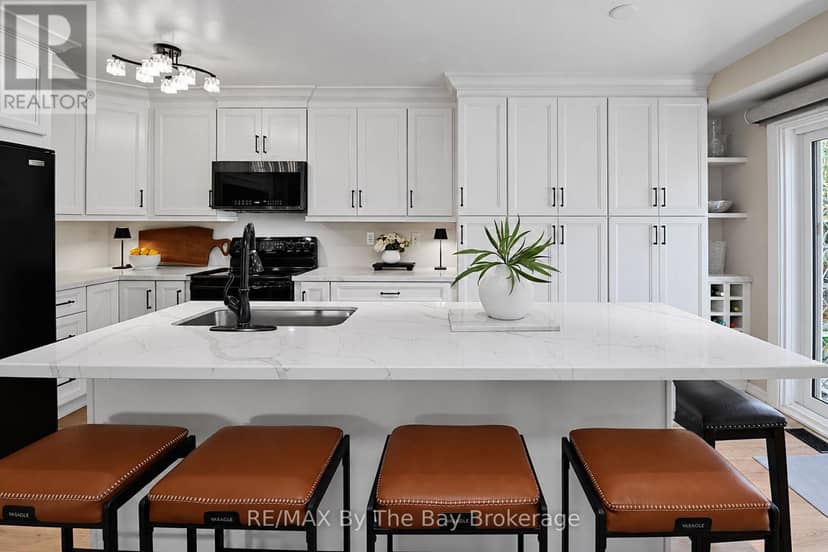84 Wesley Avenue — photo 7 of 40