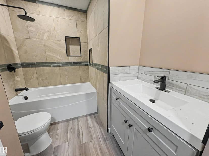 4418 45 AV — photo 10 of 24
