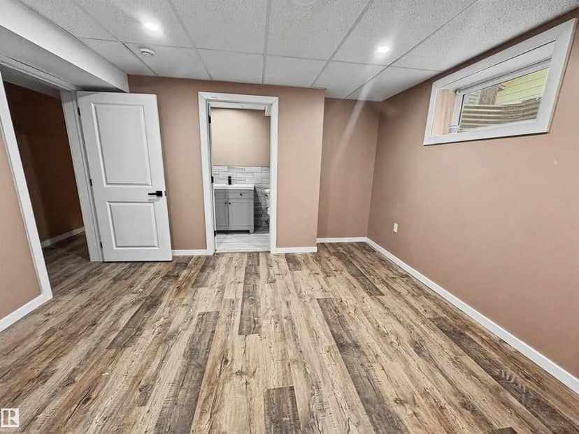 4418 45 AV — photo 15 of 24