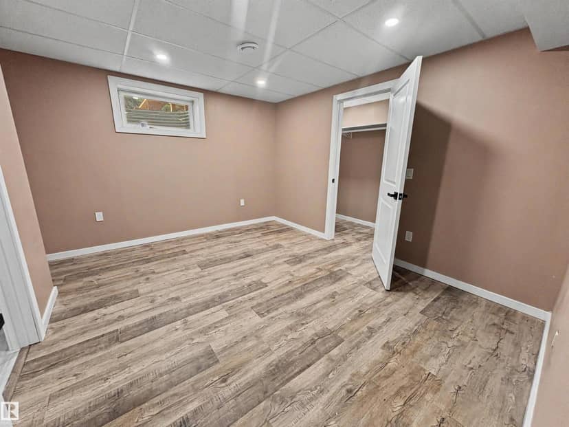 4418 45 AV — photo 13 of 24