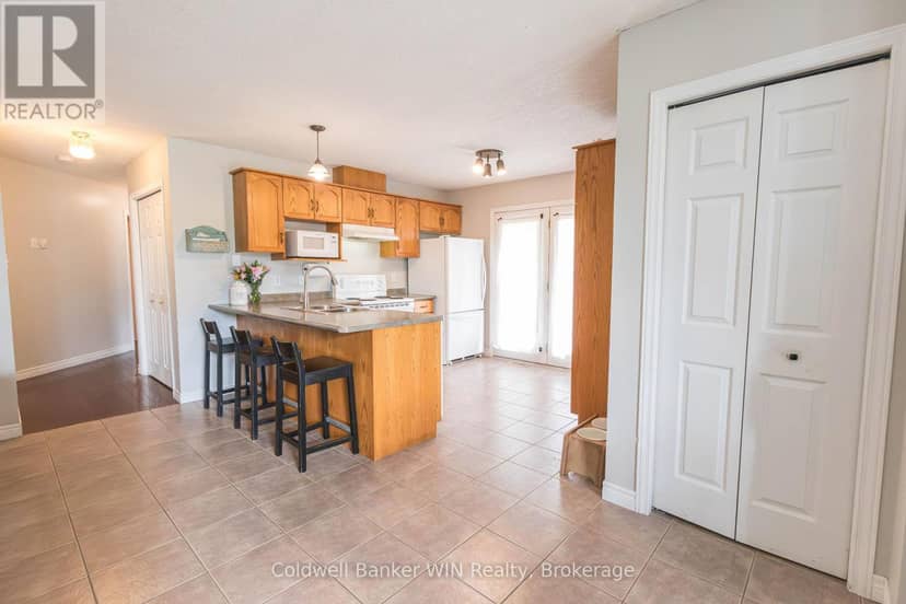 114 Bellamy Crescent — photo 10 of 32