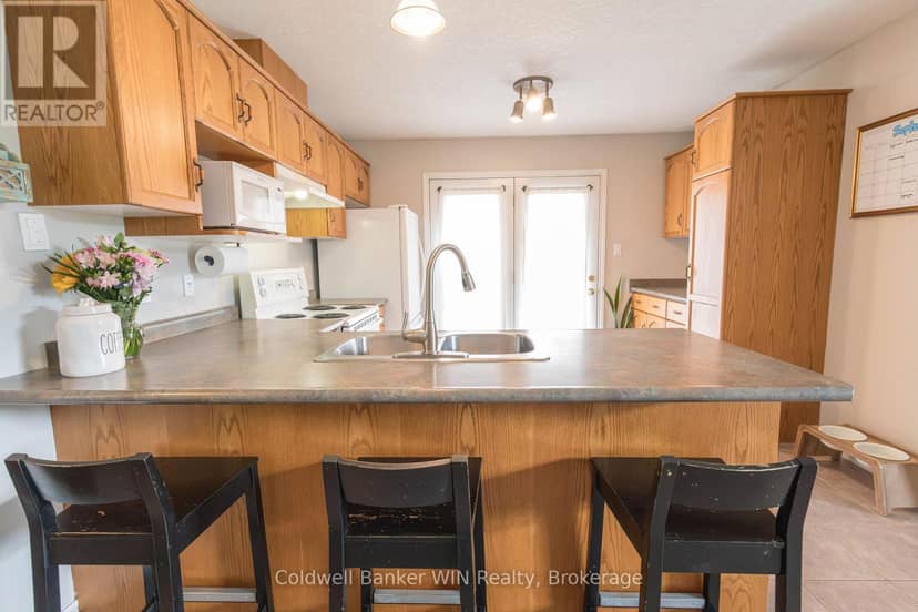 114 Bellamy Crescent — photo 11 of 32