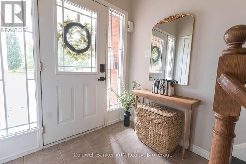114 Bellamy Crescent — photo 2 of 32