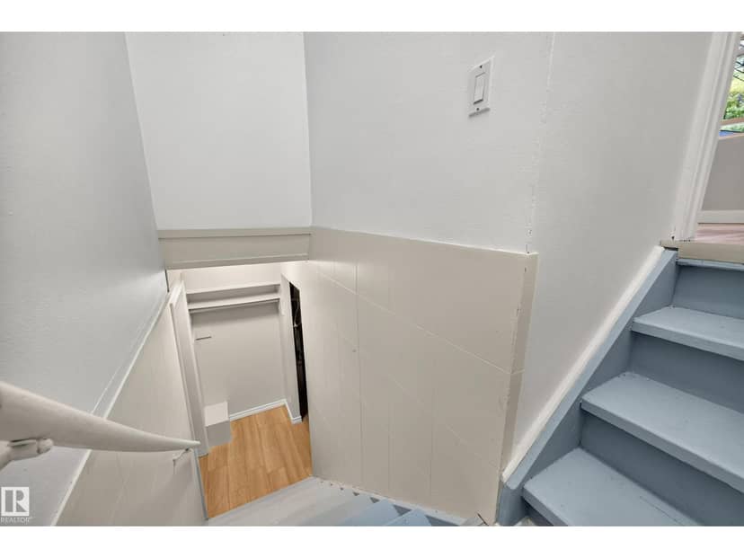 11207 72 AV NW — photo 18 of 32