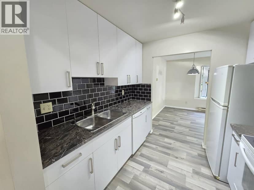 109 5250 VICTORY STREET, Burnaby
