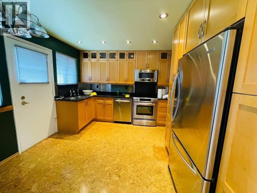900 CORNELL AVENUE, Coquitlam, photo 3