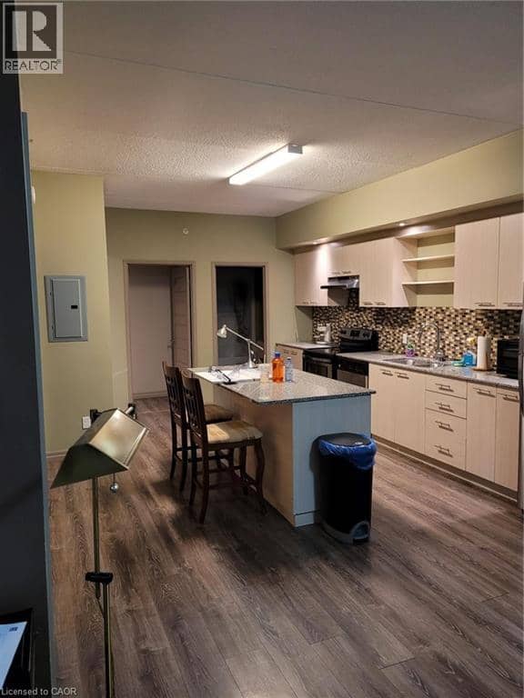 8 HICKORY Street W Unit# 204 — photo 9 of 27
