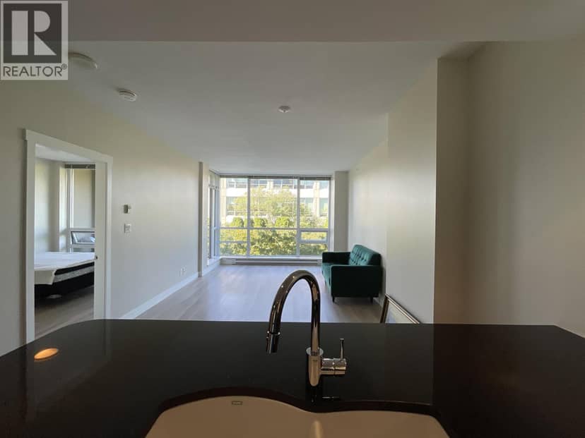 602 2968 GLEN DRIVE, Coquitlam, photo 3