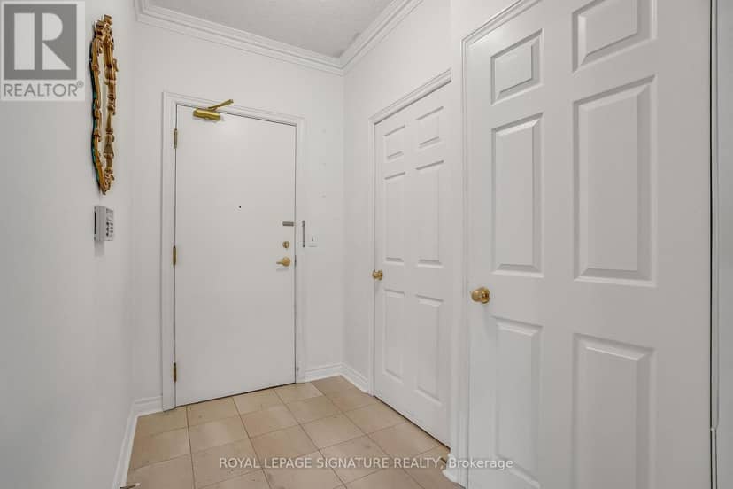 106 - 801 Lawrence Avenue E — photo 4 of 21