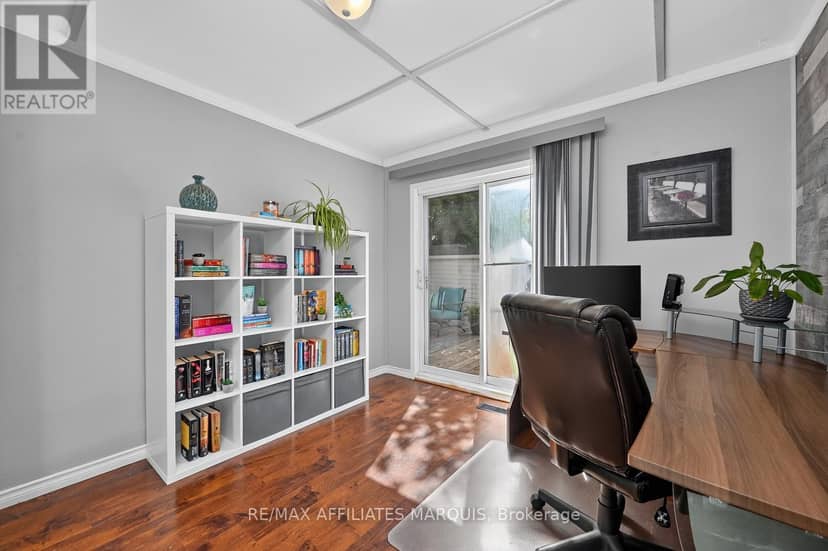 12 Churchill Crescent — photo 19 of 36