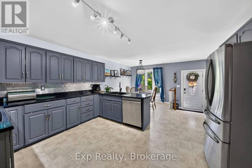 1745 Lazier Road — photo 4 of 40