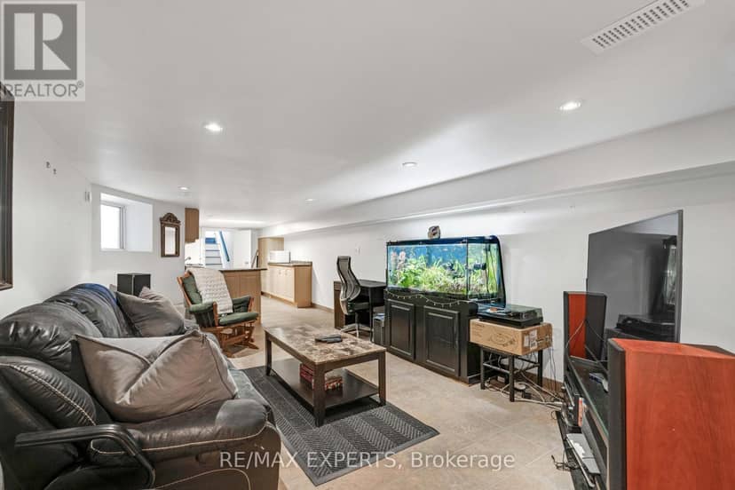 54 Marchmount Road — photo 29 of 40