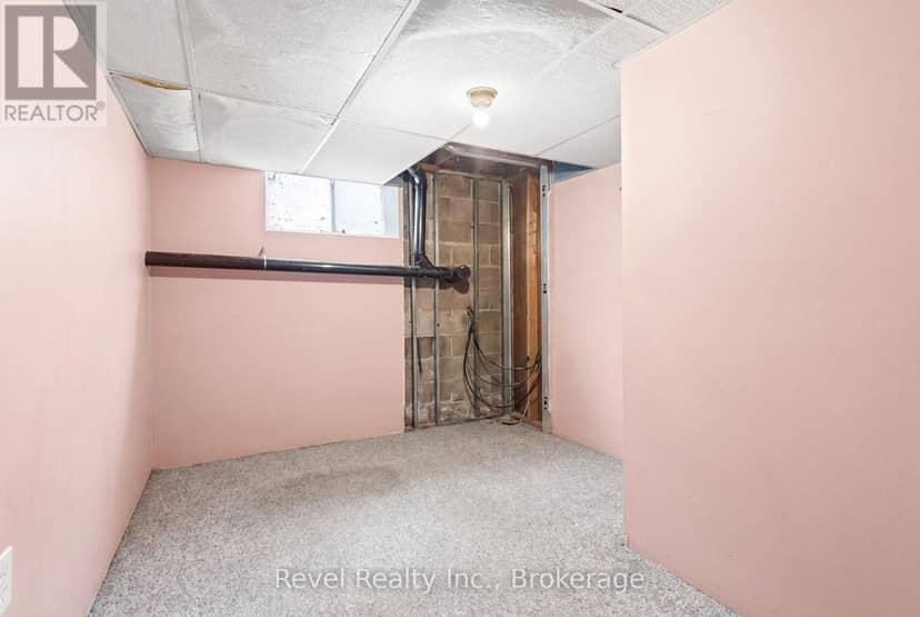 101 Bolsover Road — photo 31 of 40
