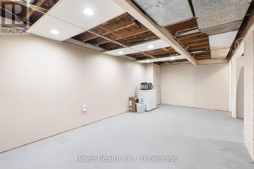 101 Bolsover Road — photo 34 of 40
