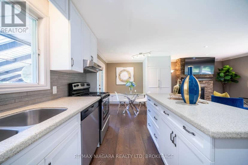 8 Fernwood Terrace — photo 14 of 40
