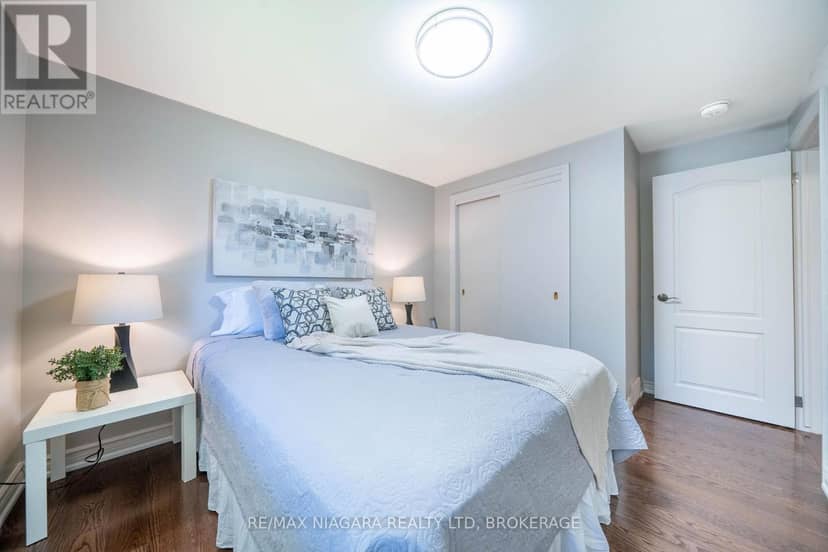 8 Fernwood Terrace — photo 23 of 40