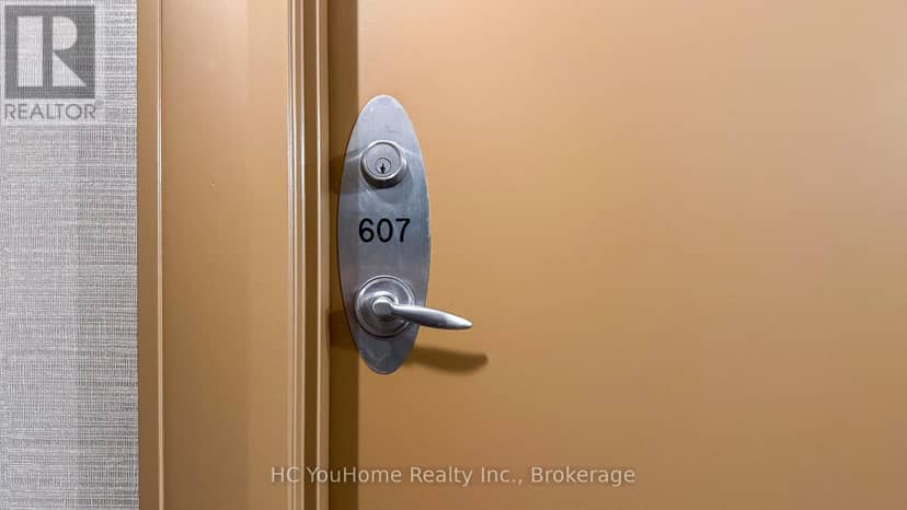 607 - 801 Bay Street — photo 4 of 25