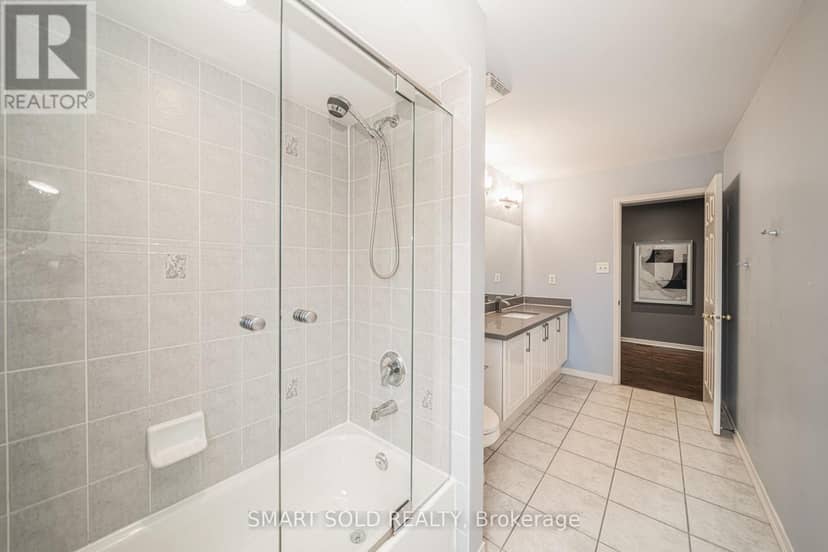 16 Courtney Crescent — photo 29 of 39