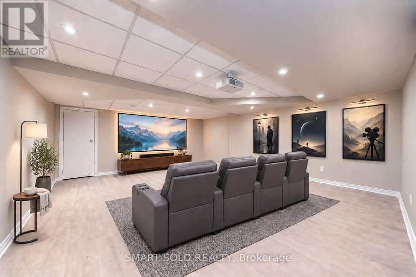 16 Courtney Crescent — photo 31 of 39