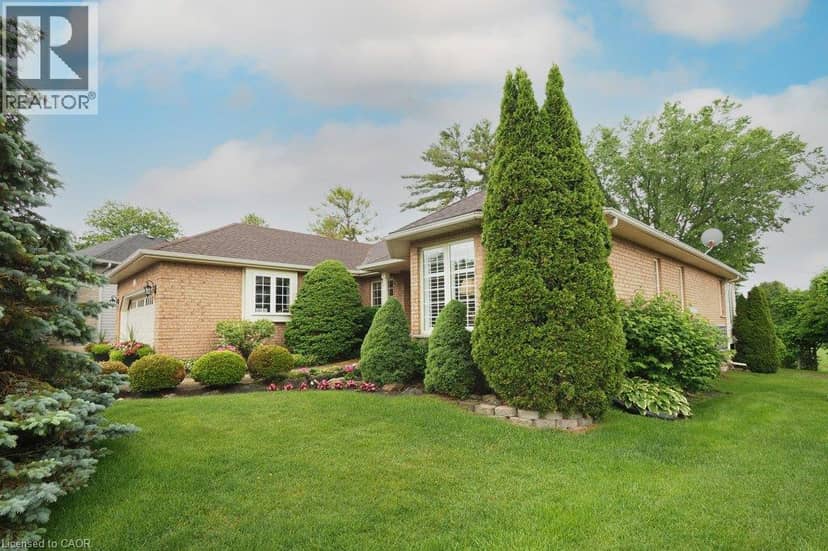 137 FOXBORO Drive — photo 2 of 40
