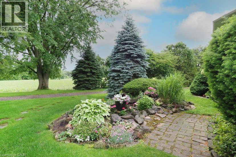 137 FOXBORO Drive — photo 3 of 40