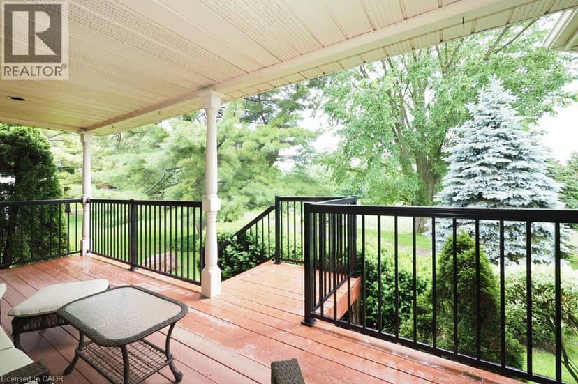 137 FOXBORO Drive — photo 36 of 40