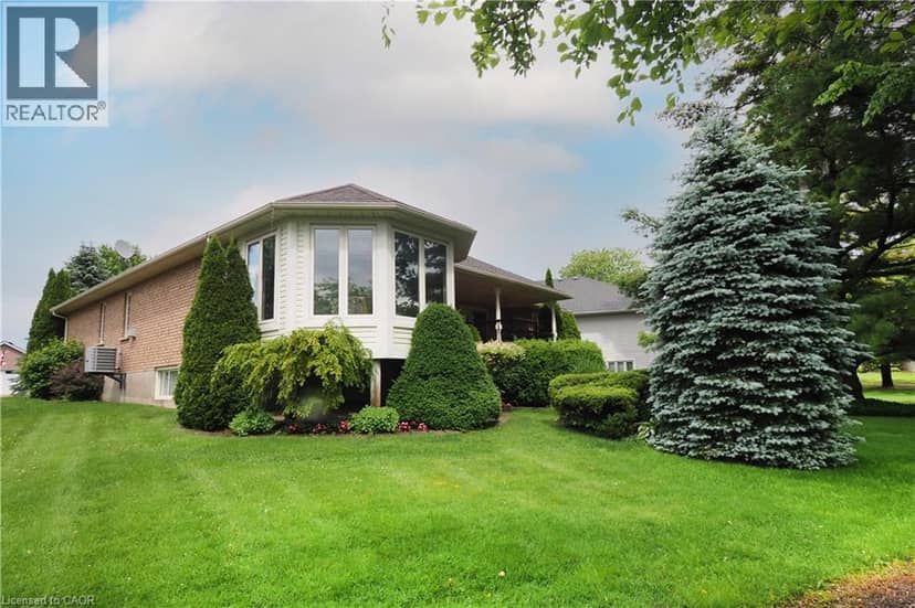 137 FOXBORO Drive — photo 4 of 40