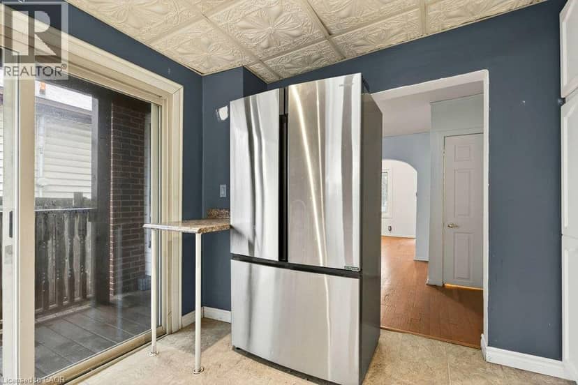 23 FREDERICK Avenue — photo 12 of 32