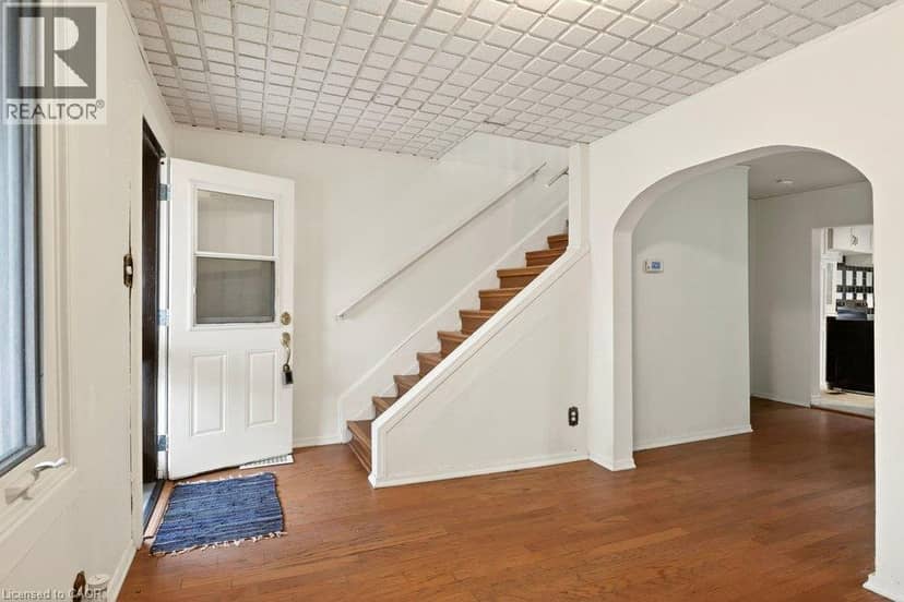 23 FREDERICK Avenue — photo 16 of 32