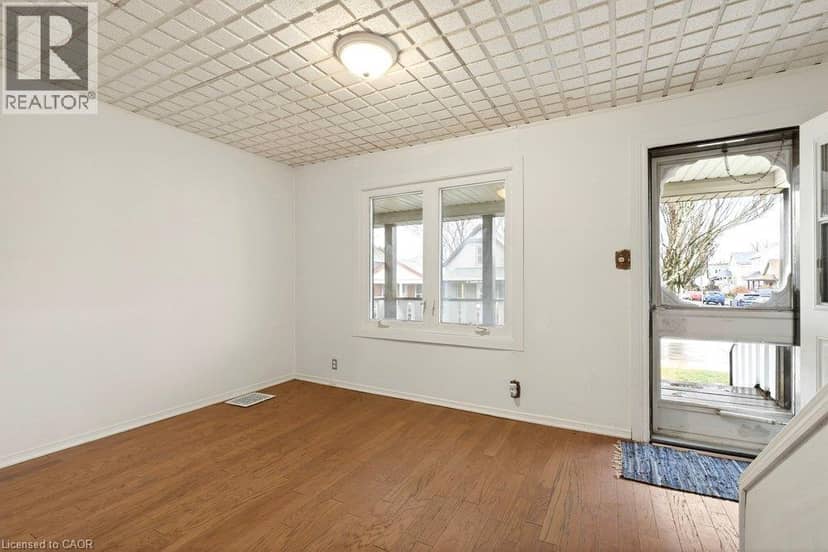 23 FREDERICK Avenue — photo 5 of 32