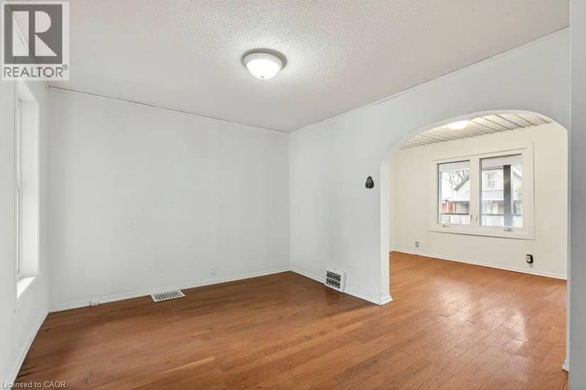 23 FREDERICK Avenue — photo 8 of 32
