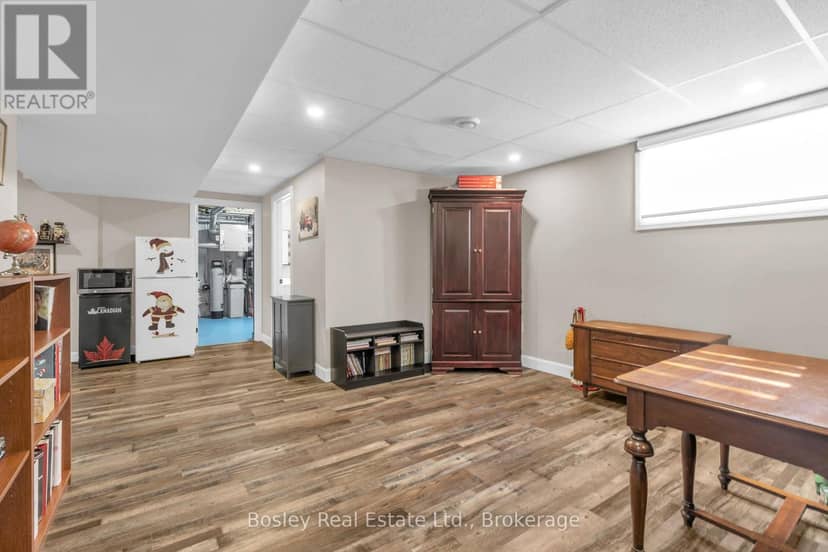 420 Victoria Street — photo 23 of 40