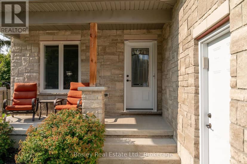 420 Victoria Street — photo 3 of 40