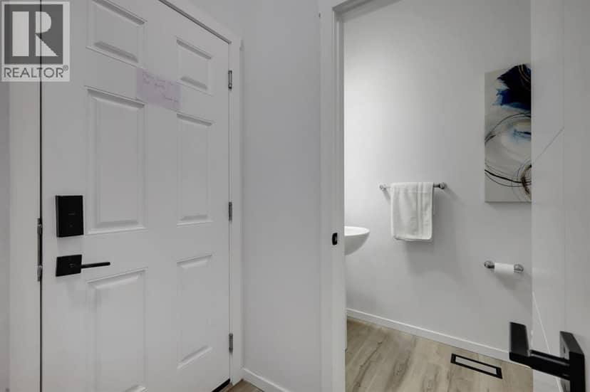 610 Southwinds Close SW — photo 17 of 40