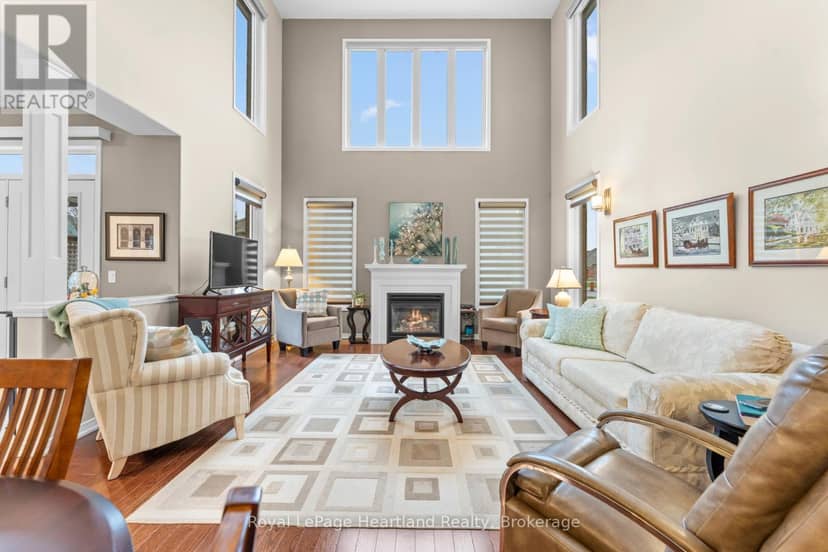 10 Macpherson Avenue — photo 12 of 40