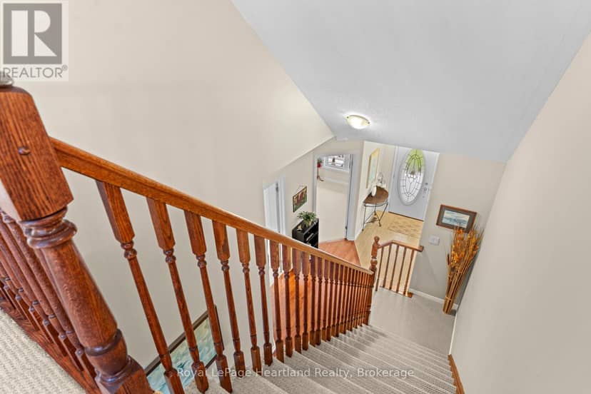 10 Macpherson Avenue — photo 29 of 40
