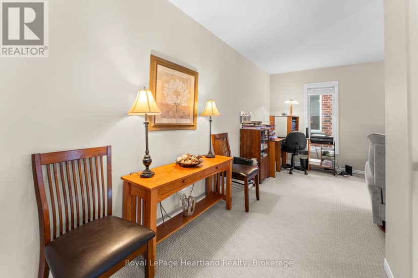 10 Macpherson Avenue — photo 37 of 40