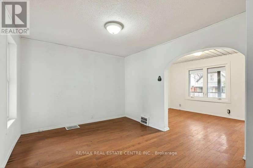 23 Frederick Avenue — photo 11 of 35