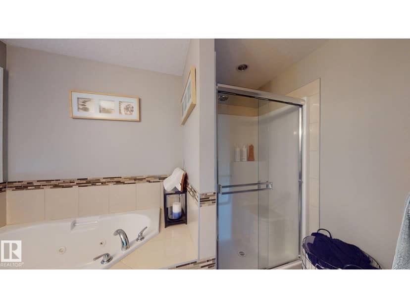 1232 Cunningham Dr SW, Edmonton, photo 2