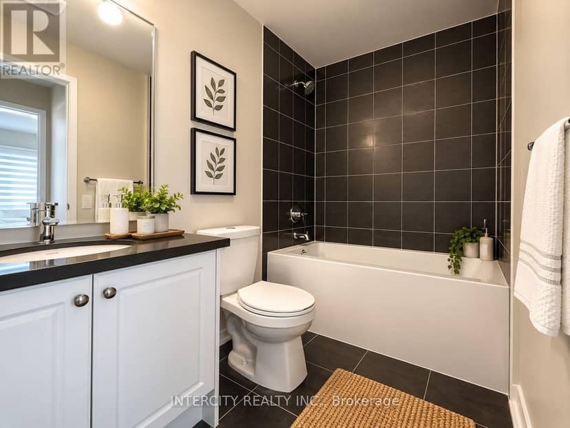 12 Heathrow Lane — photo 16 of 22