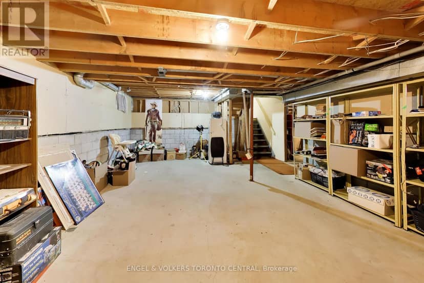 68 Hawley Crescent — photo 14 of 17
