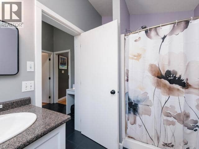 25 Blaker Place — photo 14 of 40