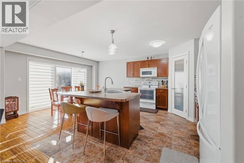 23 DOON CREEK Street — photo 8 of 40
