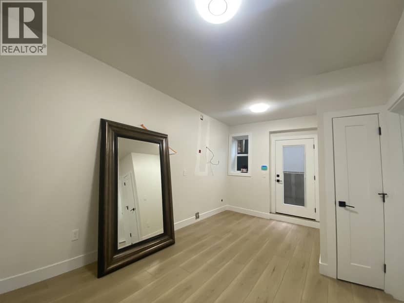 1 Bed Suite 7542 LINDRICK COURT, Burnaby, photo 2
