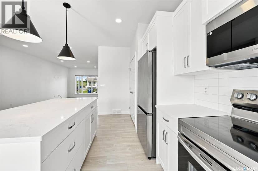 1070 Brighton GATE — photo 9 of 39