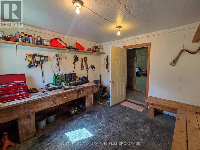 138300 Peters Road — photo 14 of 40